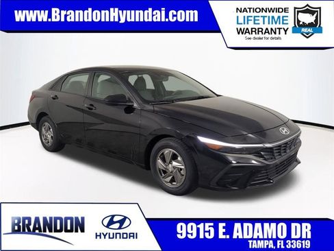 Used 2025 Hyundai Elantra SE FWD image 1