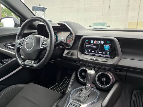Used 2017 Chevrolet Camaro SS image 12