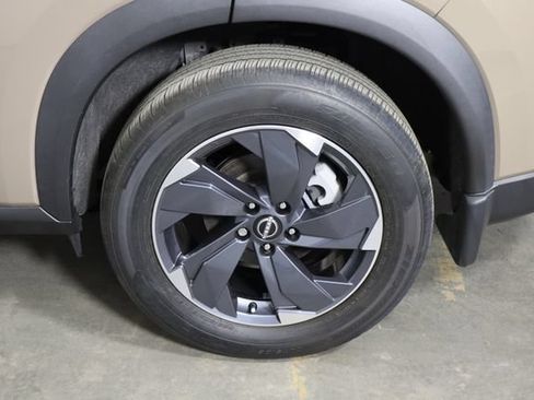 Used 2024 Nissan Rogue SV w/ SV Premium Package FWD image 41