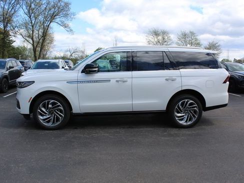 Used 2026 Lincoln Navigator Reserve AWD/4WD image 6
