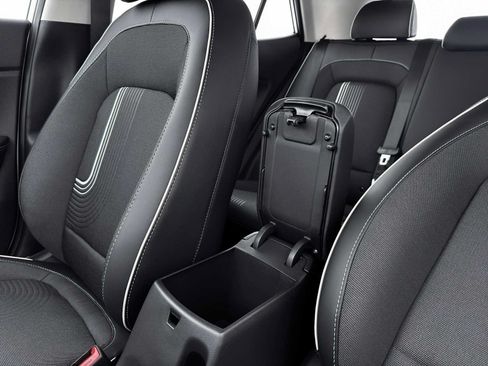 New 2026 Hyundai Venue SEL FWD image 18
