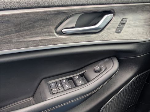 Used 2021 Jeep Grand Cherokee L Limited image 19