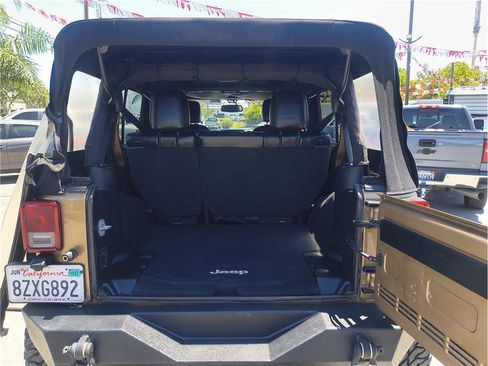 Used 2015 Jeep Wrangler Unlimited Sport w/ Quick Order Package 24S AWD/4WD image 12