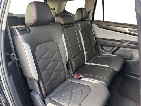 Used 2024 Volkswagen Atlas Peak Edition SEL AWD/4WD image 22