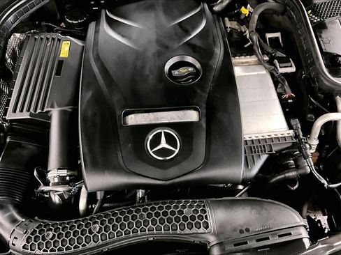 Used 2016 Mercedes-Benz C 300 4MATIC Sedan image 31