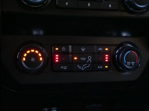 Used 2019 Ford F350 XLT w/ XLT Premium Package image 18