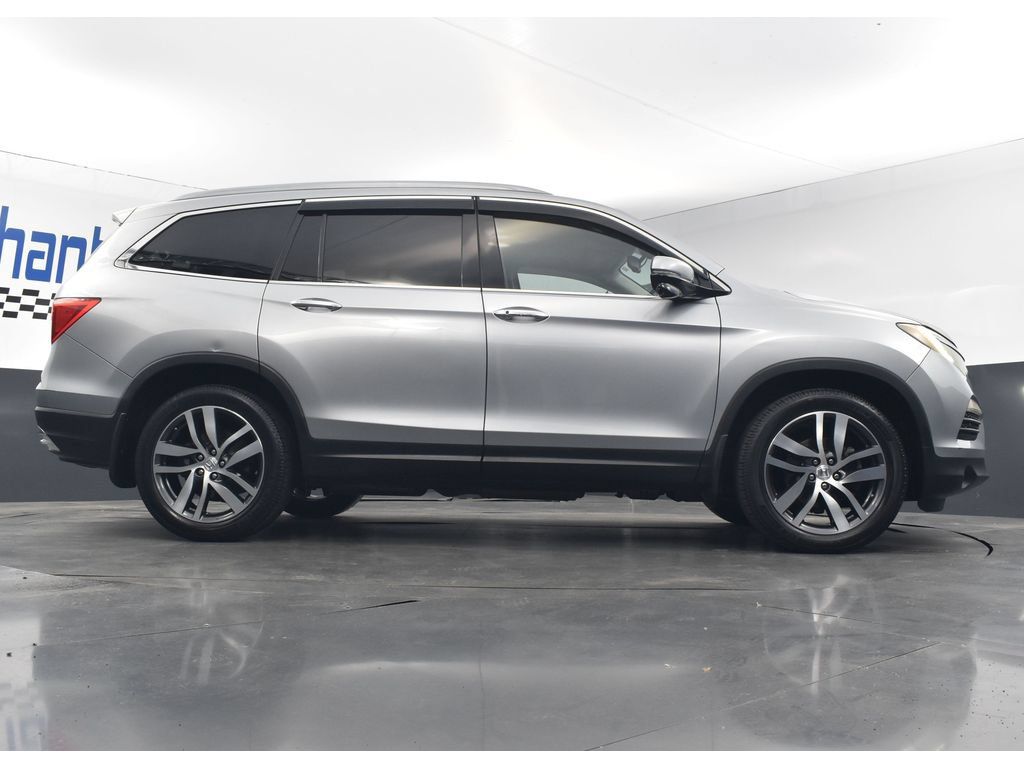 Used 2017 Honda Pilot Touring image 22