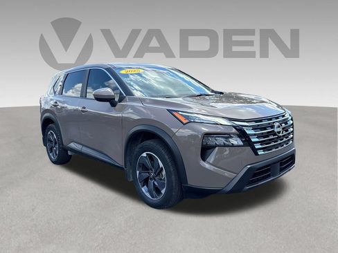 Used 2025 Nissan Rogue SV FWD image 28