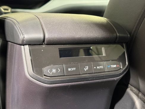 Certified 2025 Toyota Highlander XLE AWD/4WD image 22