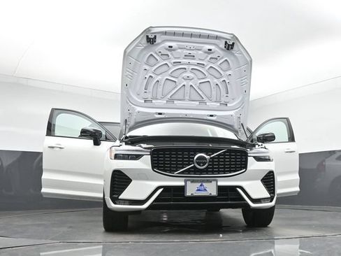 Used 2024 Volvo XC60 B5 Plus w/ Protection Package Premier AWD/4WD image 49