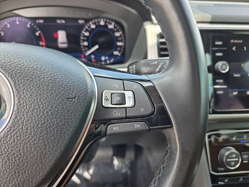 Used 2018 Volkswagen Atlas SEL Premium AWD/4WD image 30