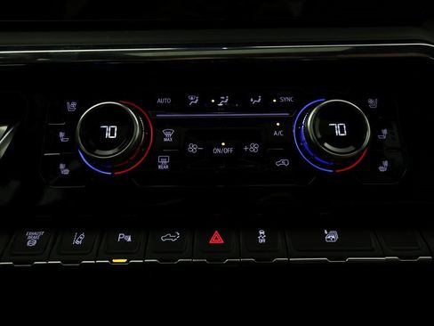 Used 2025 GMC Sierra 3500 Denali Ultimate image 34