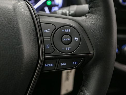 Used 2024 Toyota Camry SE image 32