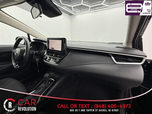 Used 2023 Toyota Corolla LE FWD image 37