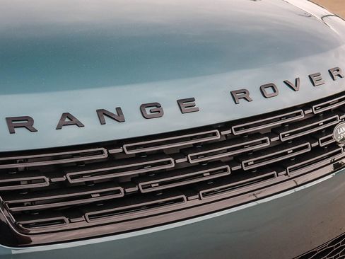 New 2026 Land Rover Range Rover Sport SE AWD/4WD image 16