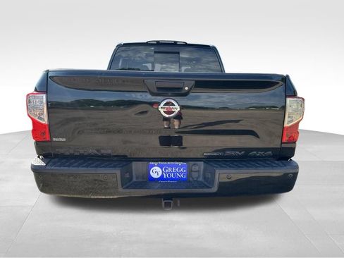 Used 2018 Nissan Titan SV w/ SV Convenience Package AWD/4WD image 5