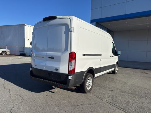 Used 2023 Ford Transit 250 Medium Roof AWD w/ Load Area Protection Package image 4