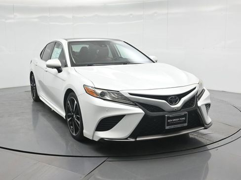 Used 2019 Toyota Camry XSE image 23