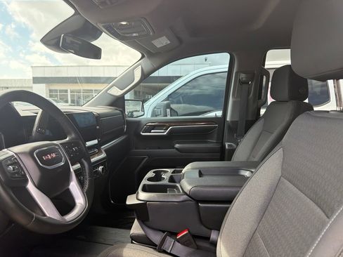 Used 2024 GMC Sierra 1500 Elevation AWD/4WD image 8