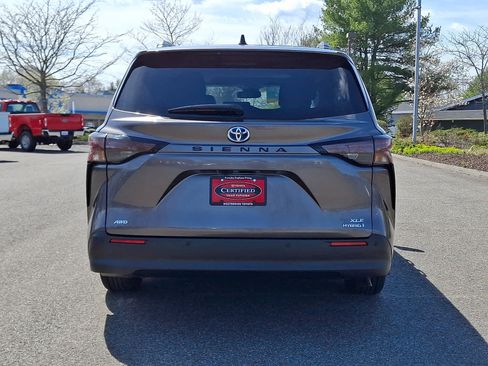 Certified 2023 Toyota Sienna XLE AWD/4WD image 6
