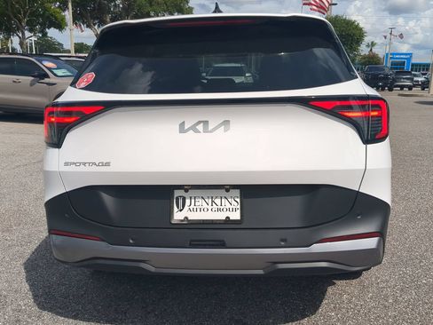 New 2026 Kia Sportage EX FWD image 5