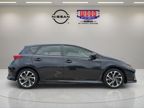 Used 2018 Toyota Corolla iM w/ Carpet Mat Package (TMS) FWD image 4