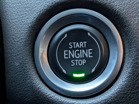 Used 2021 Chevrolet Tahoe Z71 image 25