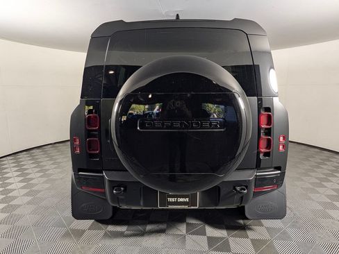 Used 2025 Land Rover Defender 110 X-Dynamic SE AWD/4WD image 6