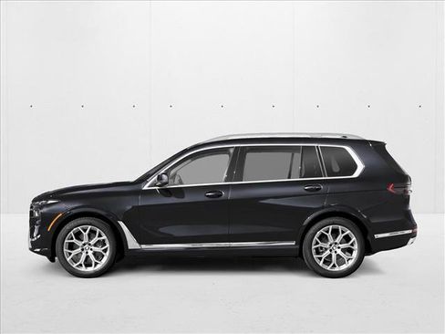 New 2025 BMW X7 xDrive40i w/ Executive Package image 3