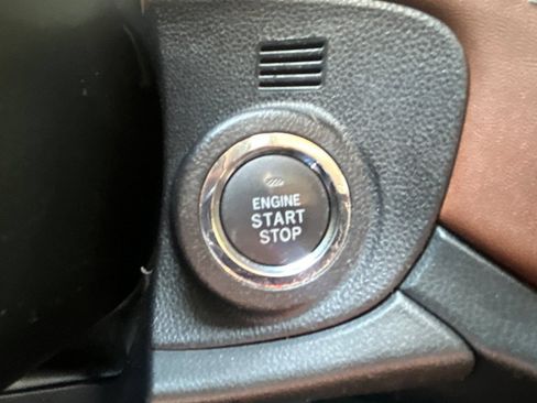 Used 2021 Subaru Outback Touring AWD/4WD image 23