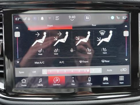Used 2025 Dodge Durango R/T AWD/4WD image 31