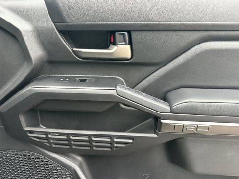 Used 2024 Toyota Tacoma TRD Off-Road image 17