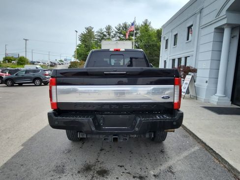 Used 2018 Ford F350 Platinum w/ Platinum Ultimate Package AWD/4WD image 4
