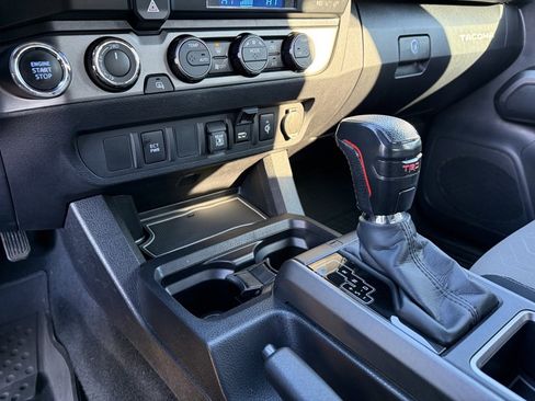 Used 2022 Toyota Tacoma TRD Sport image 29