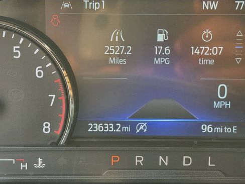 Used 2024 Ford Explorer XLT w/ Equipment Group 202A AWD/4WD image 14