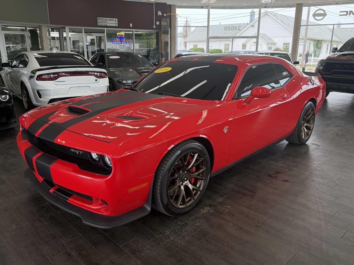 Used 2016 Dodge Challenger SRT Hellcat RWD image 15