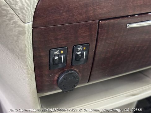 Used 2013 Toyota Sienna XLE image 18