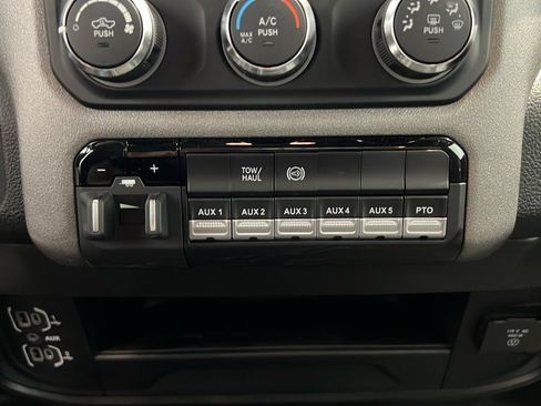 New 2024 RAM 3500 Tradesman AWD/4WD image 21