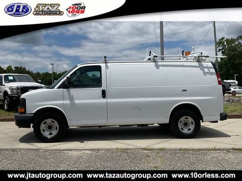 Used 2016 Chevrolet Express 2500 RWD image 4