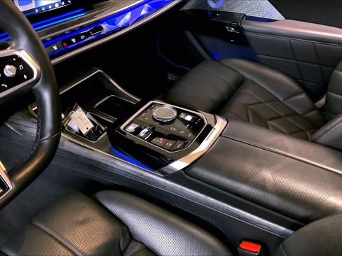 Used 2023 BMW 760i xDrive AWD/4WD image 17