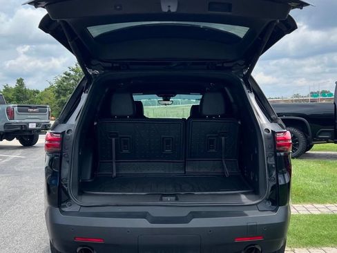 Used 2022 Chevrolet Traverse RS w/ LPO, Floor Liner Package FWD image 24