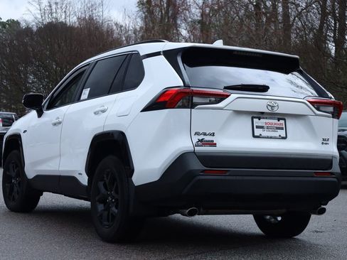 Used 2025 Toyota RAV4 XLE image 3