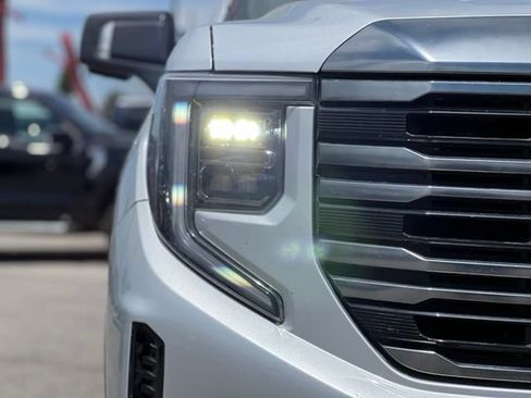 Used 2022 GMC Sierra 1500 AT4 w/ AT4 Premium Package AWD/4WD image 13