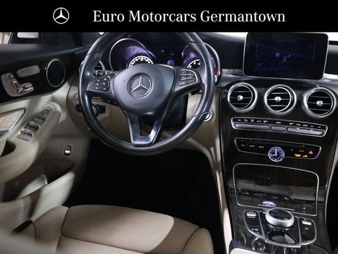 Used 2018 Mercedes-Benz C 300 4MATIC Sedan image 38