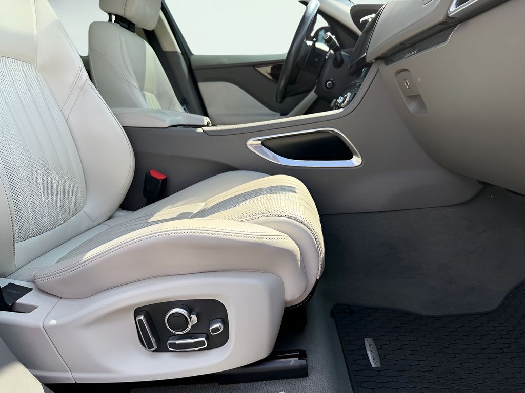 Used 2019 Jaguar F-PACE Portfolio AWD/4WD image 30