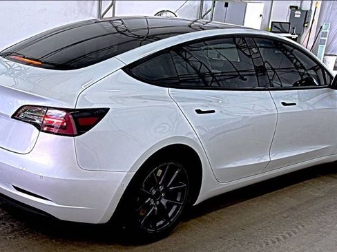 Used 2021 Tesla Model 3 Standard Range Plus RWD image 2