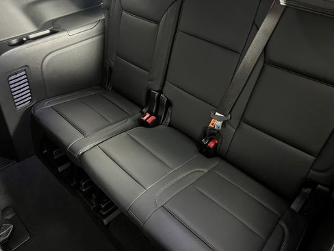 Used 2025 GMC Yukon XL Denali image 29