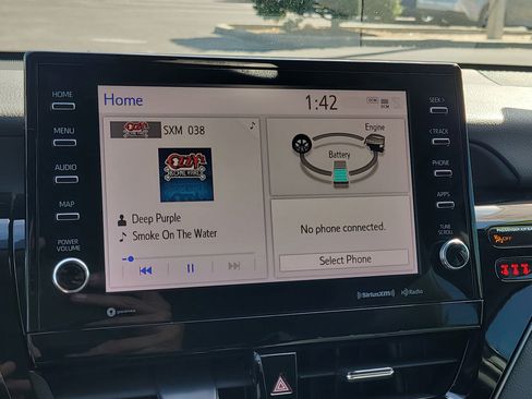 Used 2021 Toyota Camry XLE image 21