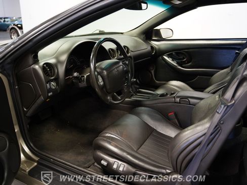 Used 2001 Pontiac Firebird Trans Am RWD image 4
