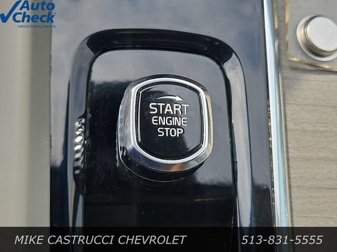 Used 2023 Volvo XC60 B5 Plus AWD/4WD image 19